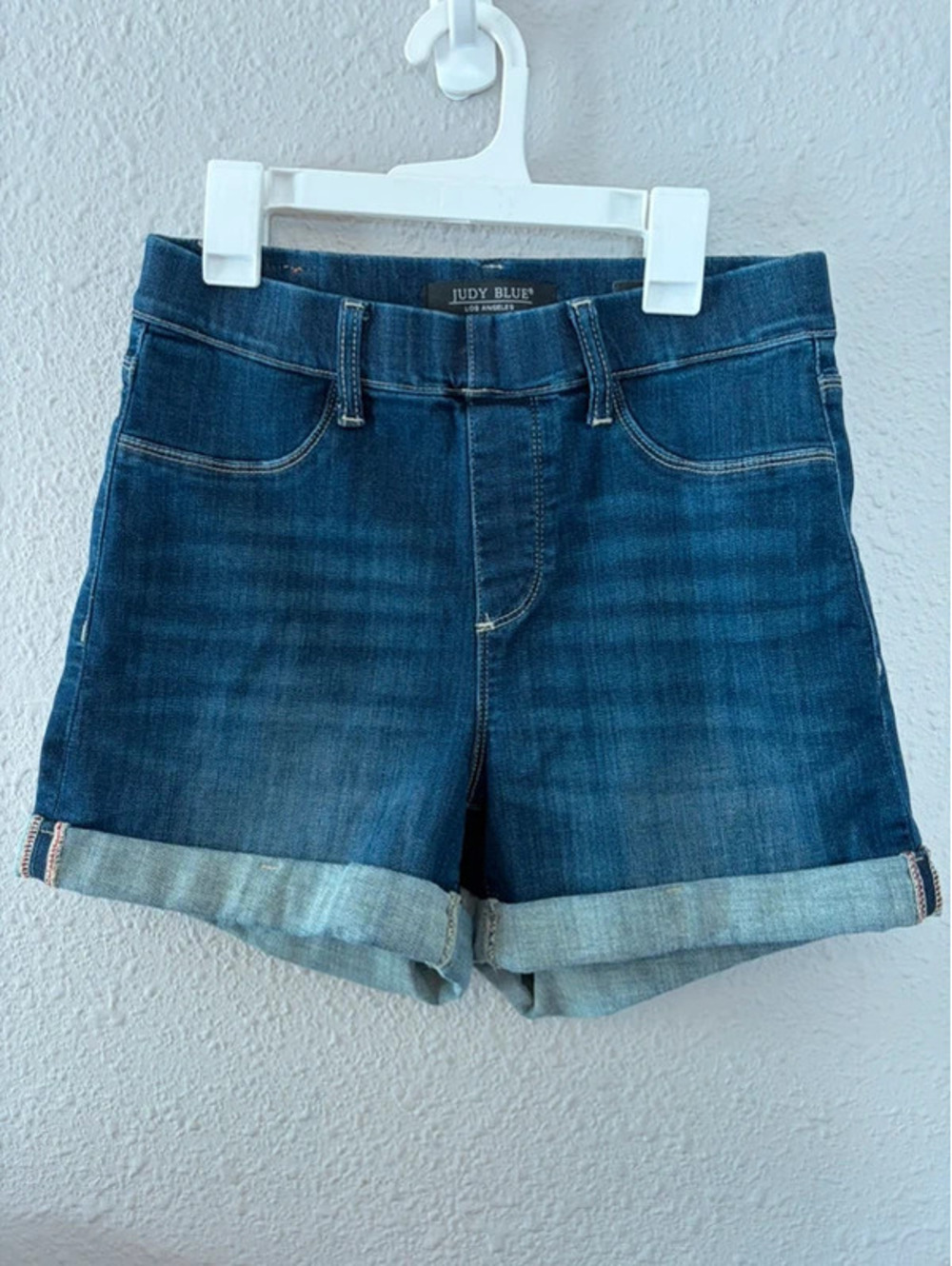 Judy Blue Pull On Short Dark Wash size M stretchy. 13in waist